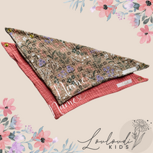 Laden Sie das Bild in den Galerie-Viewer, 2er Set Baby Musselin Dreieckstücher Louloudi