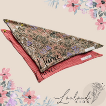 Laden Sie das Bild in den Galerie-Viewer, 2er Set Baby Musselin Dreieckstücher Louloudi