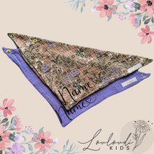 Laden Sie das Bild in den Galerie-Viewer, 2er Set Baby Musselin Dreieckstücher Louloudi