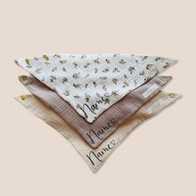 Laden Sie das Bild in den Galerie-Viewer, 3er Set Baby Musselin Dreieckstücher Botaniki
