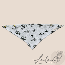 Laden Sie das Bild in den Galerie-Viewer, 3er Set Baby Musselin Dreieckstücher Eukalyptus