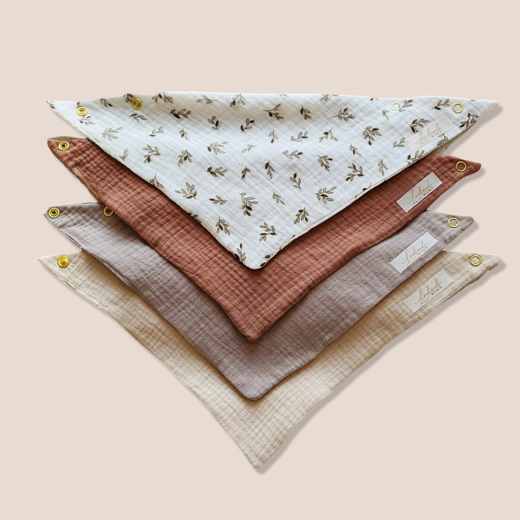 Set 4 Stück personalisierbar Musselin Baby und Kleinkind Halstücher Dreieckstücher Spucktücher Bio Baumwolle Lätzchen Gaze Geschenk Kinder Musselintuch Musselintücher Dreieckstuch Blätter Beige Halstuch Louloudi KIDS