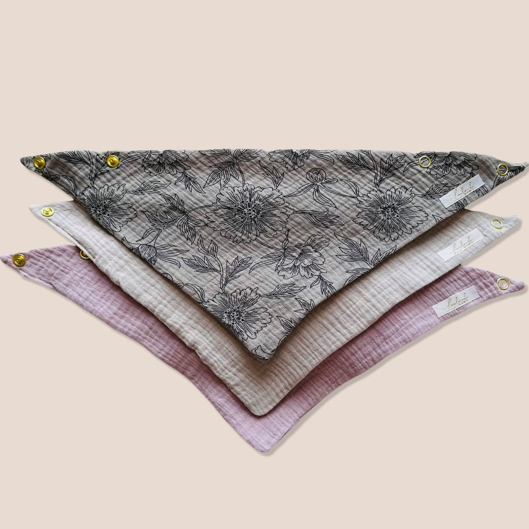 Set 3 Stück personalisierbar Musselin Baby Kleinkind Halstücher Dreieckstücher Spucktücher Bio Baumwolle Lätzchen Gaze Geschenk Kinder Musselintuch Musselintücher Dreieckstuch Blumen Blätter Blüten Motiv Natur  Rosa Beige Halstuch Louloudi KIDS