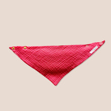 Laden Sie das Bild in den Galerie-Viewer, Set 3 Stück personalisierbar Musselin Baby und Kleinkind Halstücher Dreieckstücher Spucktücher Bio Baumwolle Lätzchen Gaze Geschenk Kinder Musselintuch Musselintücher Dreieckstuch Pfirsiche Peach Natur Mädchen Motiv Beige Halstuch Louloudi KIDS