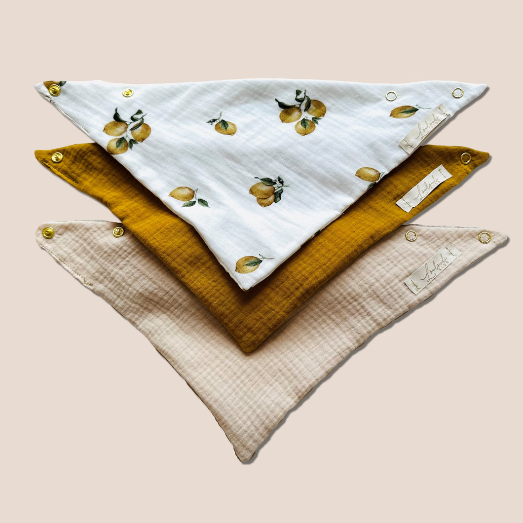 Set 3 Stück personalisierbar Musselin Baby und Kleinkind Halstücher Dreieckstücher Spucktücher Bio Baumwolle Lätzchen Gaze Geschenk Kinder Musselintuch Musselintücher Dreieckstuch Zitronen Beige Halstuch Louloudi KIDS