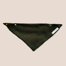 Laden Sie das Bild in den Galerie-Viewer, Set 4 Stück personalisierbar Musselin Baby und Kleinkind Halstücher Dreieckstücher Spucktücher Bio Baumwolle Lätzchen Gaze Geschenk Kinder Musselintuch Musselintücher Dreieckstuch Zitronen Motiv Beige Halstuch Louloudi KIDS