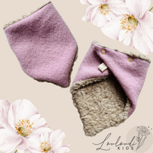 Laden Sie das Bild in den Galerie-Viewer, Baby Halstücher Dreickstücher Dreieckstuch Kinder Walkwolle Walk Wolle Schal Winter Schurwolle Bio Teddy Baumwolle Halstuch Schal Winter weich kuschelig warm Louloudi Kids